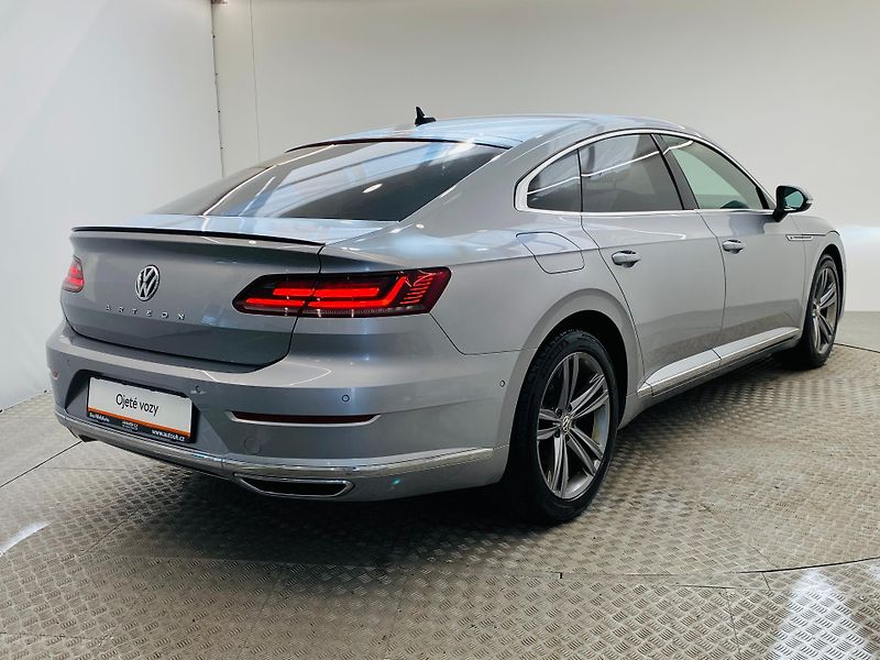 Volkswagen Arteon 2,0 R-LINE 2,0 TDI 140kW 7DSG - fotka 2 z 26