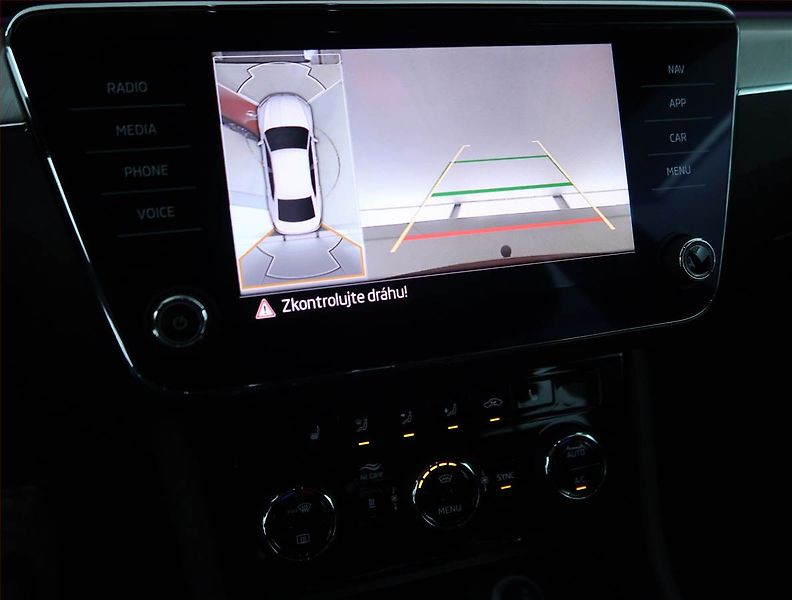 Škoda Superb (2021) Laurin&Klement 2.0 TSI - fotka 17 z 25