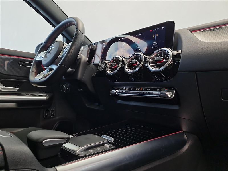 Mercedes-Benz GLA 250e AMG Line Night - fotka 16 z 21