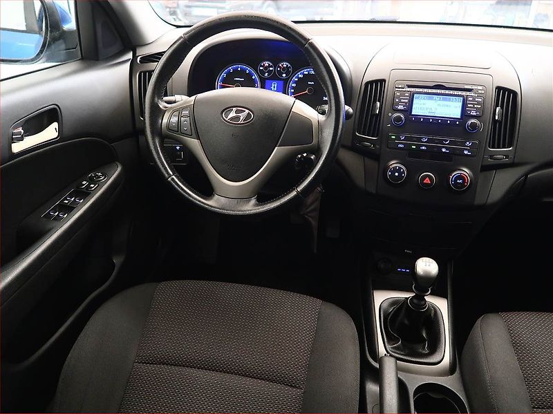 Hyundai i30 (2010) 1.4 CVVT - fotka 7 z 14