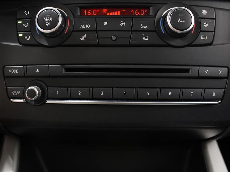BMW X3 2,0 d xDrive MT Tažné 2.maj.ČR - fotka 17 z 21