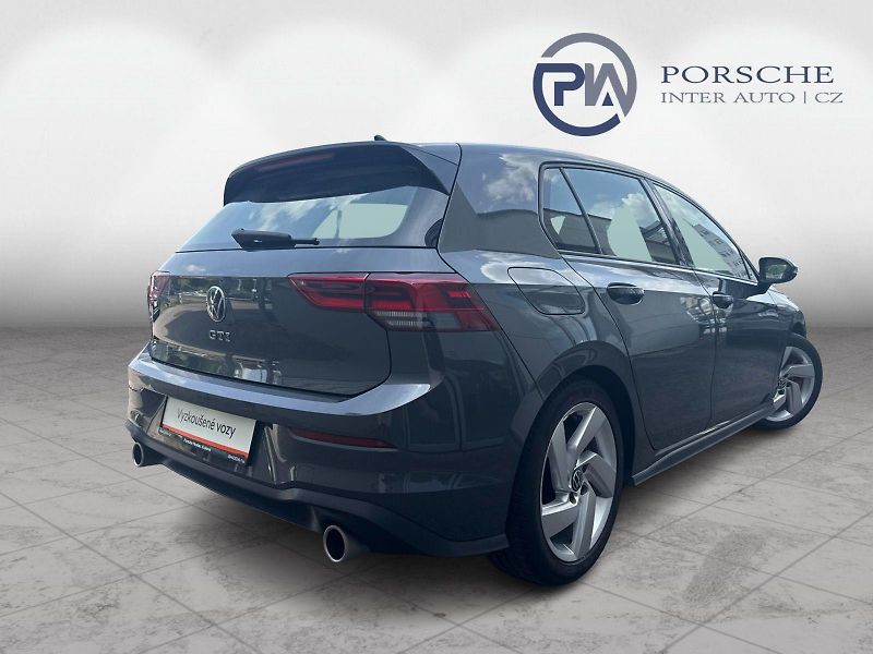 Volkswagen Golf GTI 2.0 TSI 180kW DSG - fotka 2 z 24