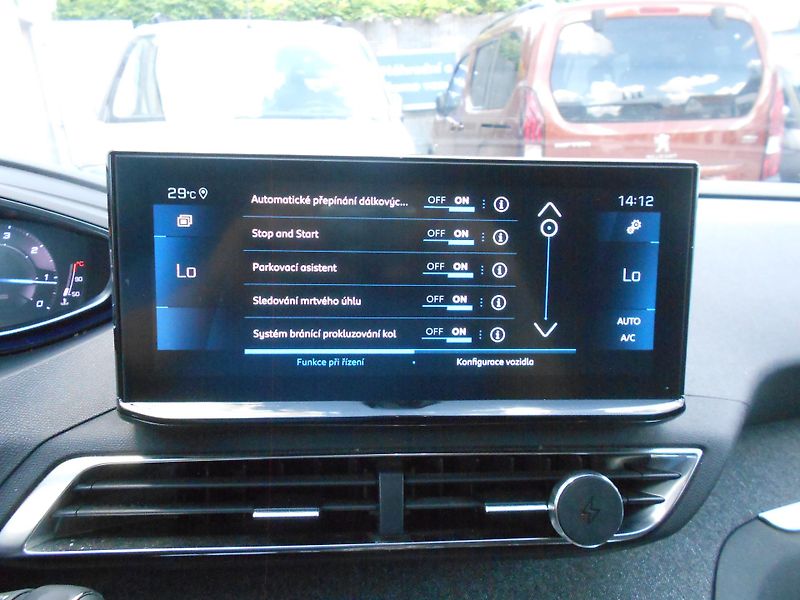 Peugeot 5008 ALLURE PACK 1.5HDi 130k EAT8 - fotka 12 z 14
