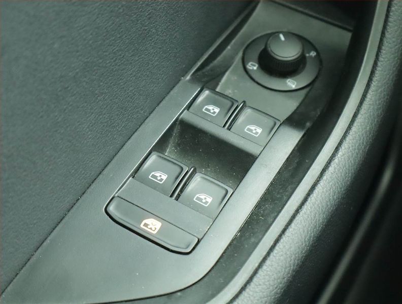 Škoda Superb (2022) 2.0 TDI - fotka 16 z 20