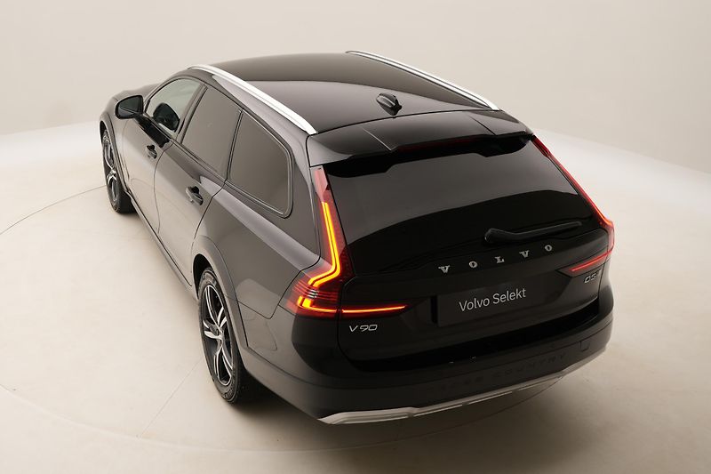 Volvo V90 CC D5 AWD MOMENTUM POLESTAR  - fotka 18 z 46