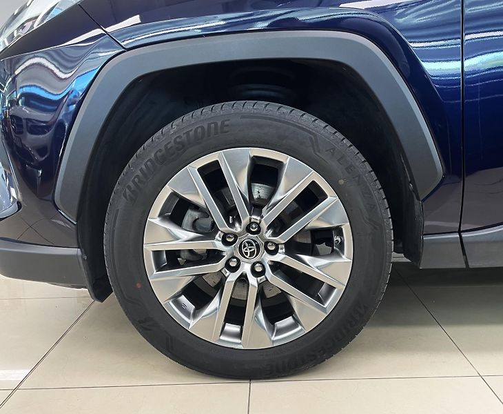 Toyota RAV4 2.5 Hybrid Executive e-CVT, ČR - fotka 24 z 30