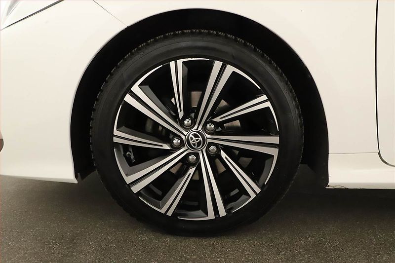 Toyota Corolla (2023) 1.5 VVT-i - fotka 12 z 15