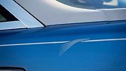Rolls-Royce Wraith se sokolem