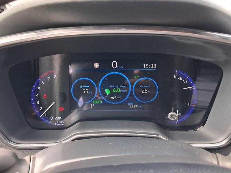 Toyota Corolla 2.0 HSD e-CVT Executive VIP JB - fotka 15 z 26