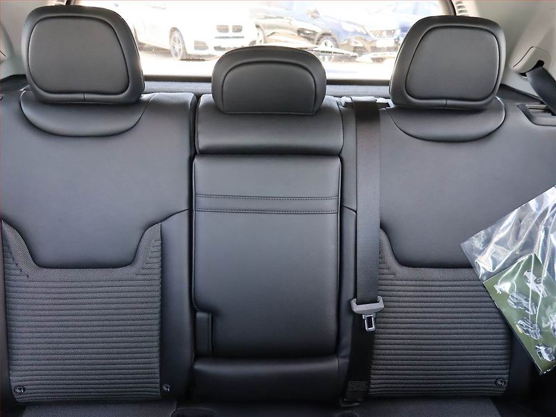 Jeep Compass (2023) 1.5 Turbo e-Hybrid - fotka 10 z 20