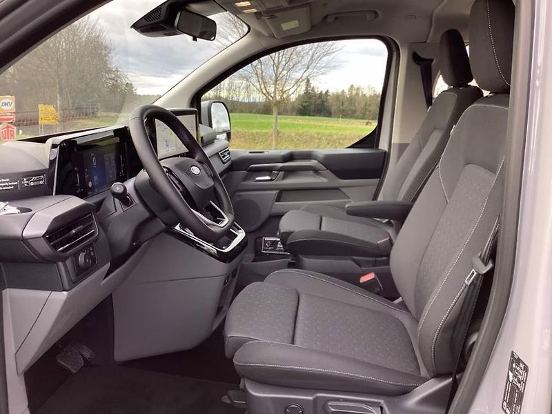 Ford Tourneo Custom Nugget Titanium 320 L1 Automat - fotka 9 z 14