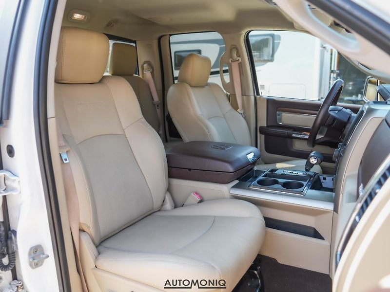 Dodge RAM 1500 (2013) 5.7 Hemi Quadcab LoneStar - fotka 8 z 21