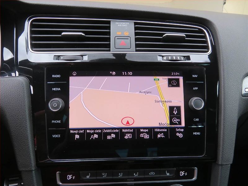 Volkswagen Golf (2019) R-Line 1.6 TDI, Automat - fotka 13 z 17