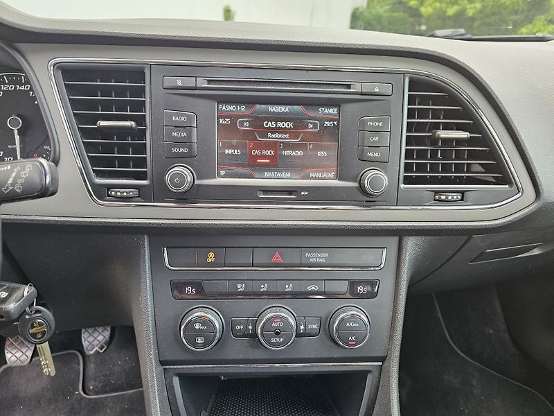 Seat Leon (2015) 1.6TDI 4X4 TAŽNÉ  - fotka 13 z 17