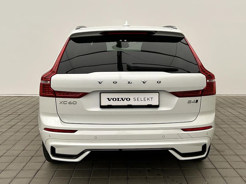 Volvo XC60 2.0  B4 4x4 PLUS  Black - fotka 6 z 30