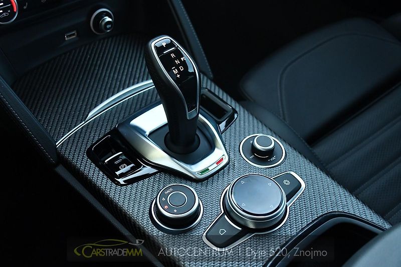Alfa Romeo Stelvio 2.9V6 Bi-T.382 kW QUADRIFOGLIO - fotka 26 z 61