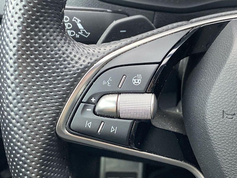 Škoda Karoq (2024) 2.0 TDI 4x4 DSG Sportline - fotka 27 z 38