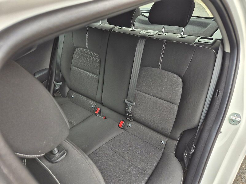 Kia Picanto (2023) Comfort 1.0 CVVT  49 kW 5°manu - fotka 12 z 22