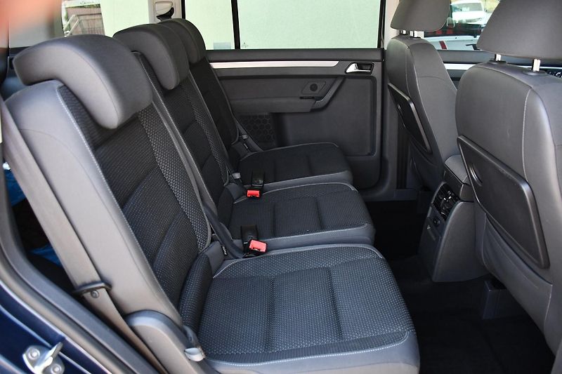 Volkswagen Touran 1.6TDi 77kW TAŽNÉ  - fotka 17 z 45