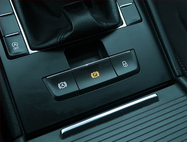Škoda Superb (2019) 2.0 TDI, Park. senzory - fotka 16 z 16