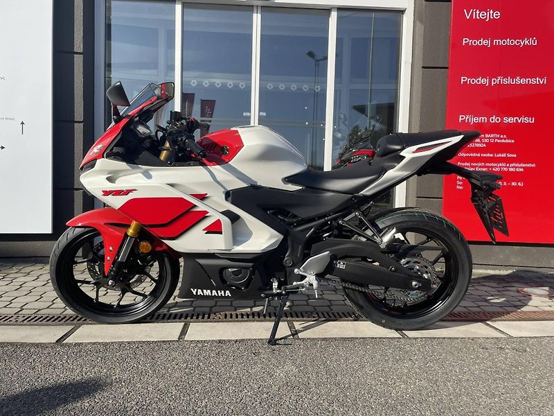 Yamaha (2026) YZF-R3 70th Anniversary EU5+ - fotka 6 z 11