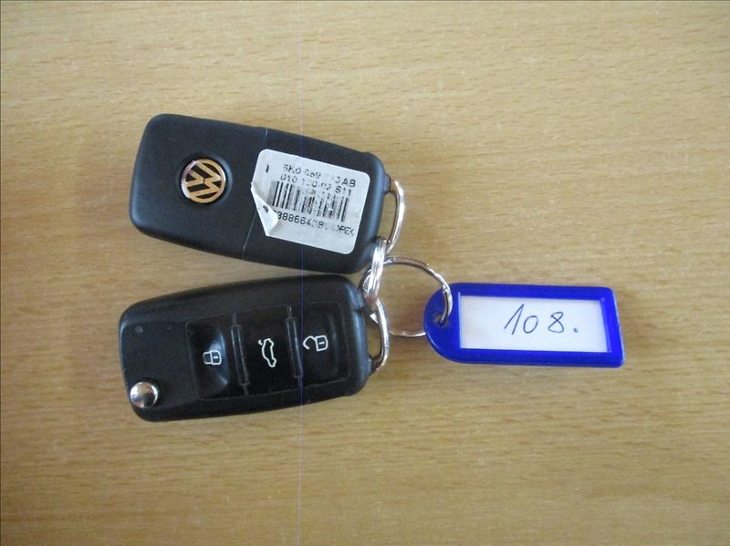 Volkswagen Polo 1,4 i 16v,klima,xenon,rozvody, - fotka 22 z 22