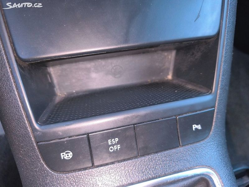 Volkswagen Golf Plus 2.0TDI,KRÁSNÝ,VÝBAVA,135KM - fotka 18 z 25