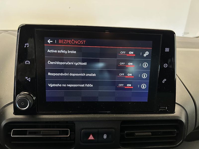 Citroën Berlingo 1.5 HDI XL SHINE EAT8 - fotka 11 z 21
