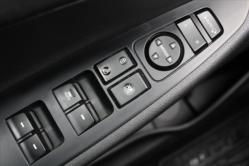 Hyundai Tucson 1,6 T-GDI  ČR,1.MAJ,TRIKOLOR - fotka 20 z 41