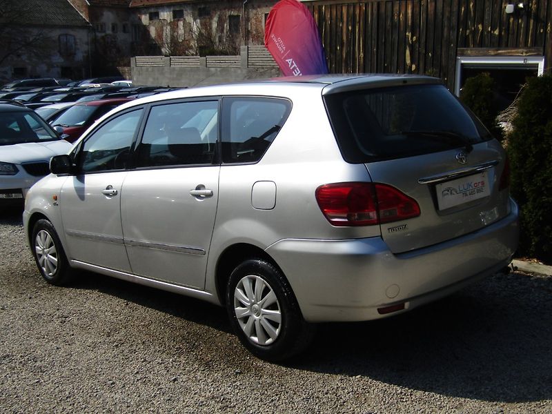 Toyota Avensis Verso (2003) 2.0 D-4D 85kW BEZ KOROZE A DPF - fotka 5 z 30