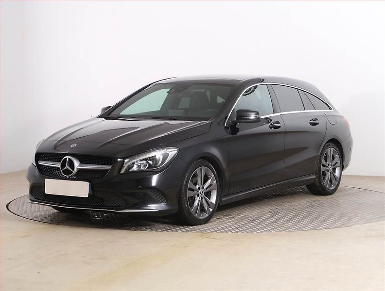 Mercedes-Benz CLA (2018) Urban 220 CDI, Automat - fotka 2 z 24