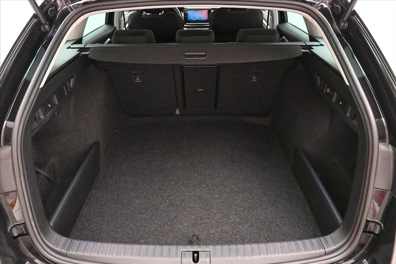 Škoda Octavia 2,0 TDI 110 kW DSG Style Záruk - fotka 10 z 31