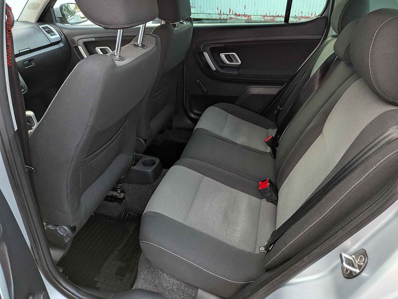 Škoda Fabia (2008) 1.2HTP, ČR, AC, zmk.řazení - fotka 10 z 12