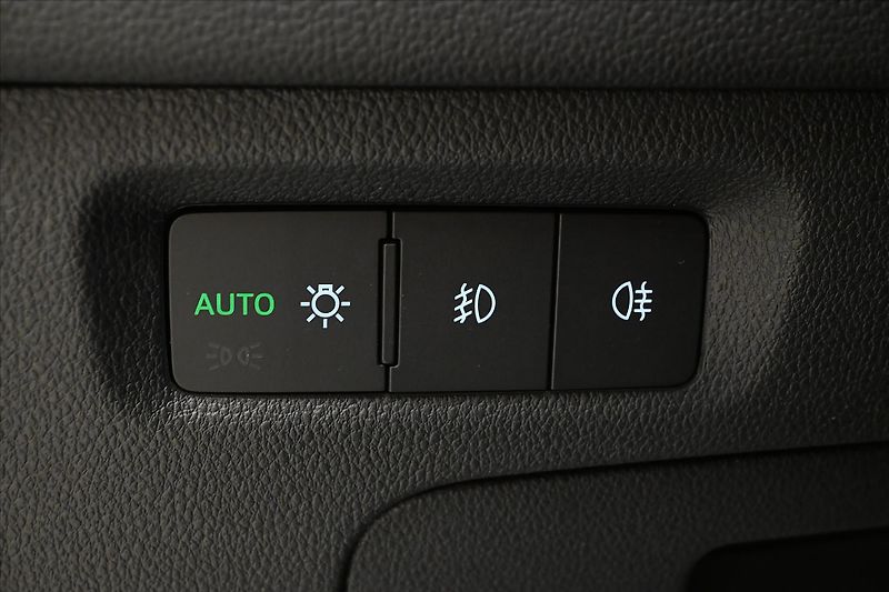 Škoda Octavia 2,0 TDI 110 kW DSG SportLINE Z - fotka 27 z 31