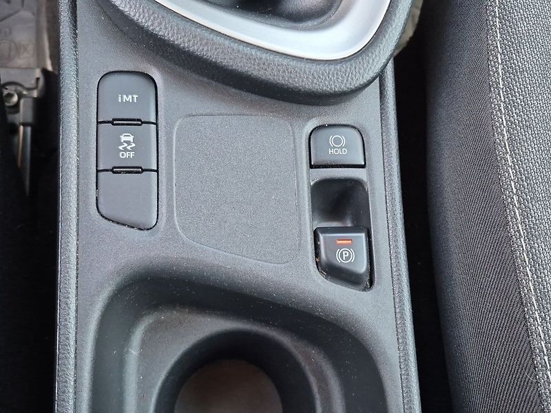 Toyota Yaris Cross 1,5 Dynamic Force Comfort TECH - fotka 24 z 25