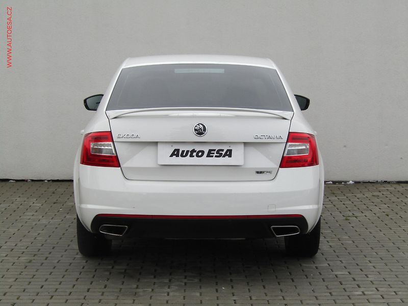 Škoda Octavia (2014) 2.0TDi, ČR, bixen, autoAC - fotka 5 z 16