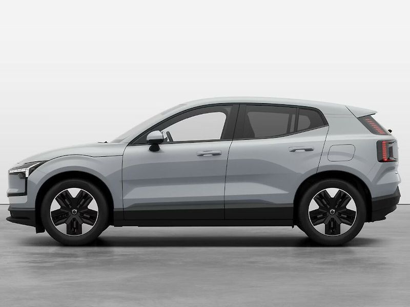 Volvo EX30 CORE P5 Long Range RWD 200kW - fotka 4 z 13