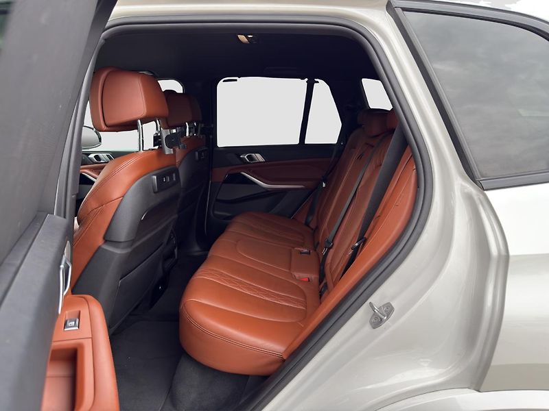 BMW X5 xDrive30d - fotka 16 z 21