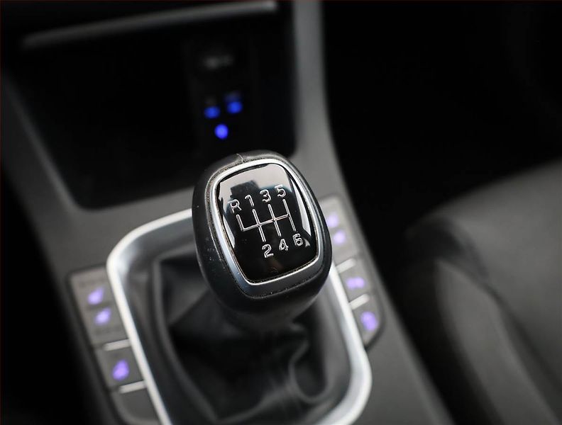 Hyundai i30 (2017) 1.6 CRDi, Serv.kniha, Kůže - fotka 14 z 20