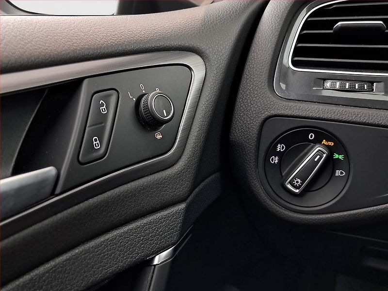 Volkswagen Golf (2017) 1.4 TSI, Tempomat - fotka 16 z 16