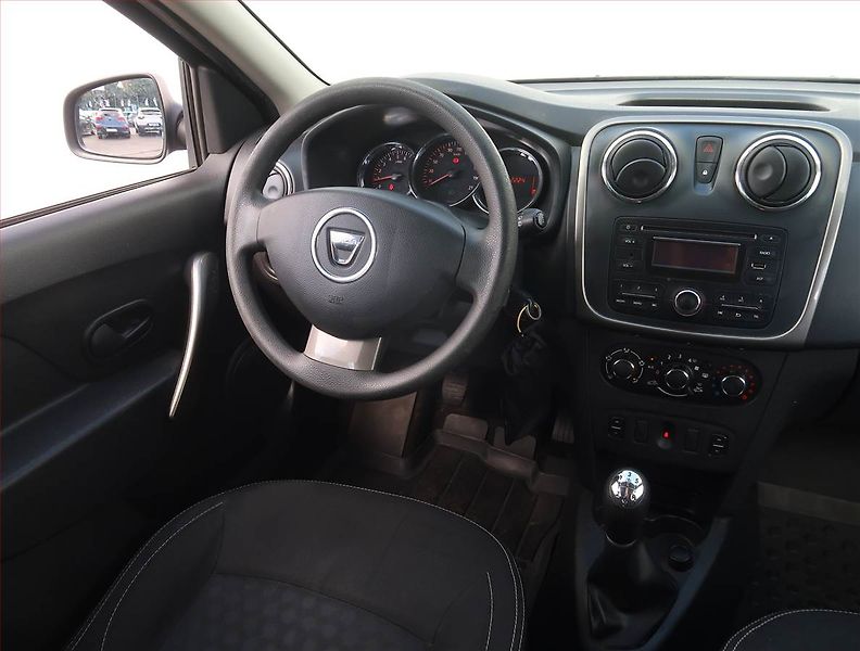 Dacia Logan (2016) 1.2 16V - fotka 7 z 15