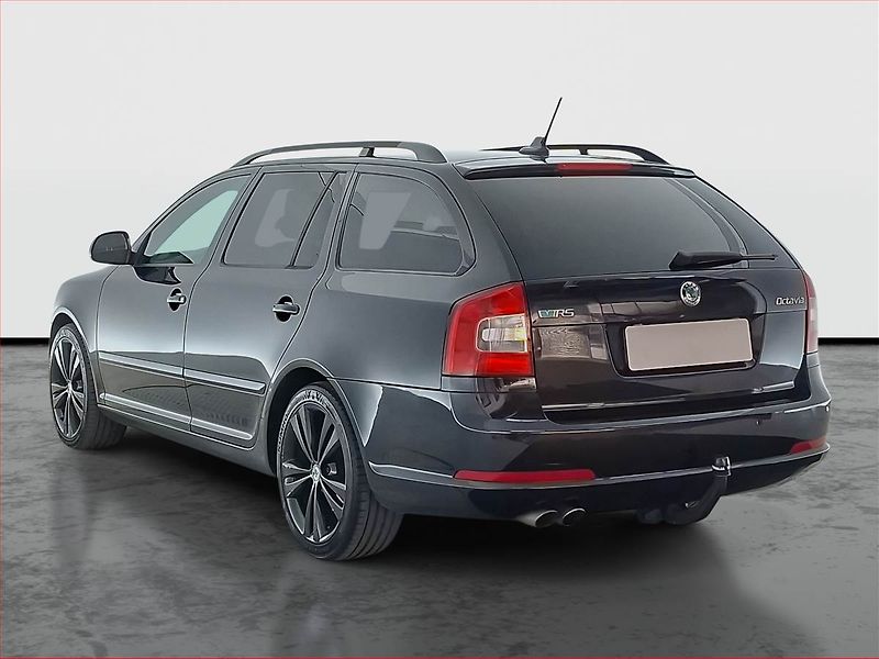 Škoda Octavia (2013) RS 2.0 TDI, Xenony, Tempomat - fotka 4 z 16