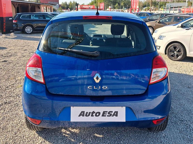 Renault Clio (2011) 1.2i - fotka 5 z 14