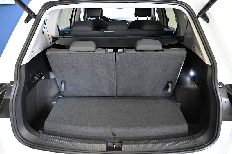 Volkswagen Tiguan Allspace (2023) 2.0 DSG LED 7Míst ACC Virtual - fotka 8 z 32