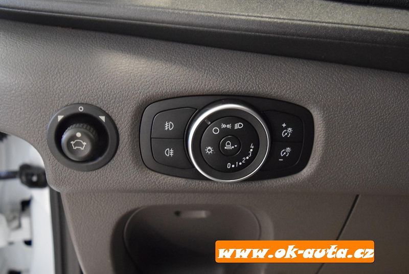 Ford Transit 2.0 TDCI SKLÁPĚČ 2021  - fotka 28 z 45