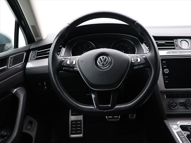 Volkswagen Passat 2,0 TDI 140kW Alltrack 4M DSG - fotka 14 z 28