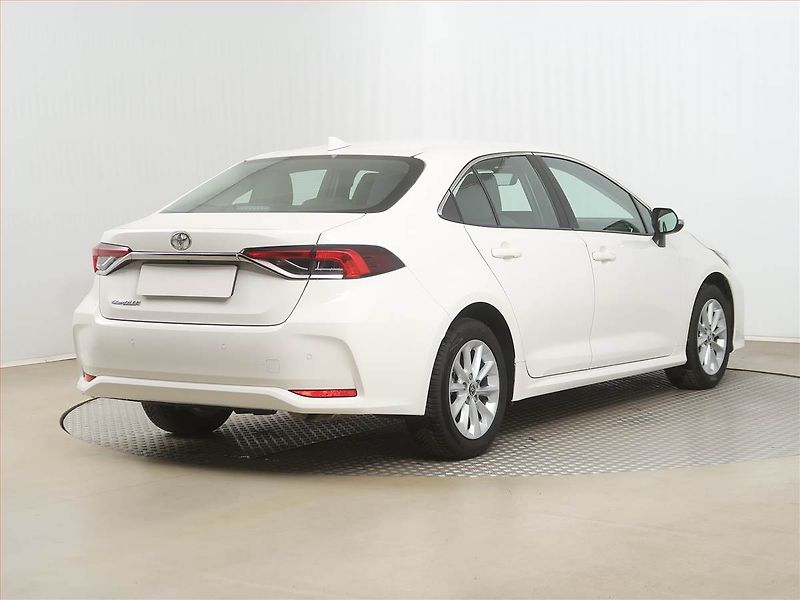 Toyota Corolla (2024) Comfort 1.5 VVT-i - fotka 5 z 17