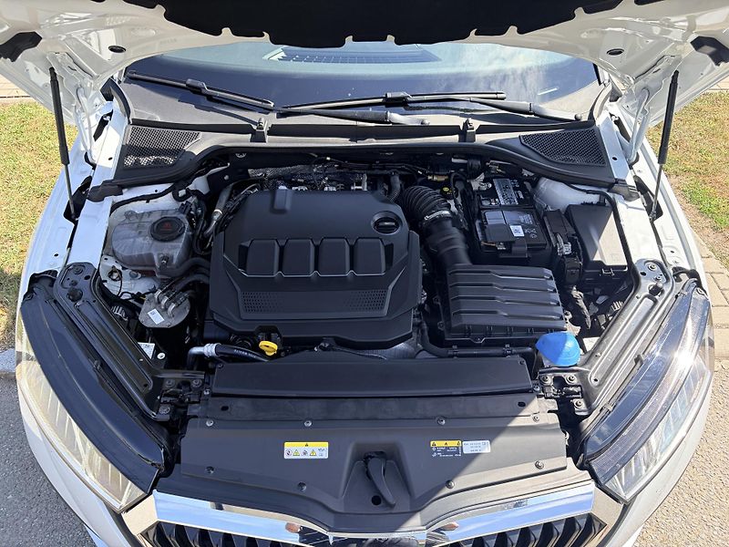 Škoda Octavia SCOUT 2.0 TDI DSG MATRIX - fotka 56 z 56