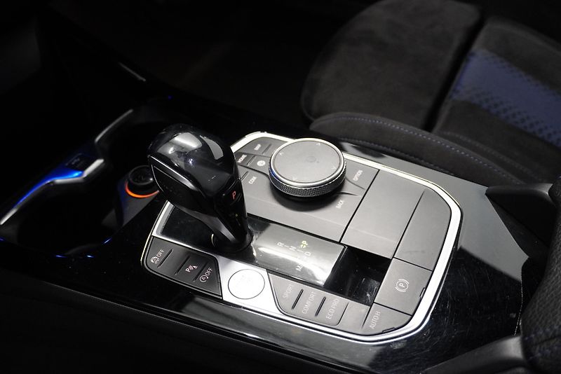 BMW Řada 1 120D 2,0 XDRIVE M-SPORT AUT. - fotka 15 z 25