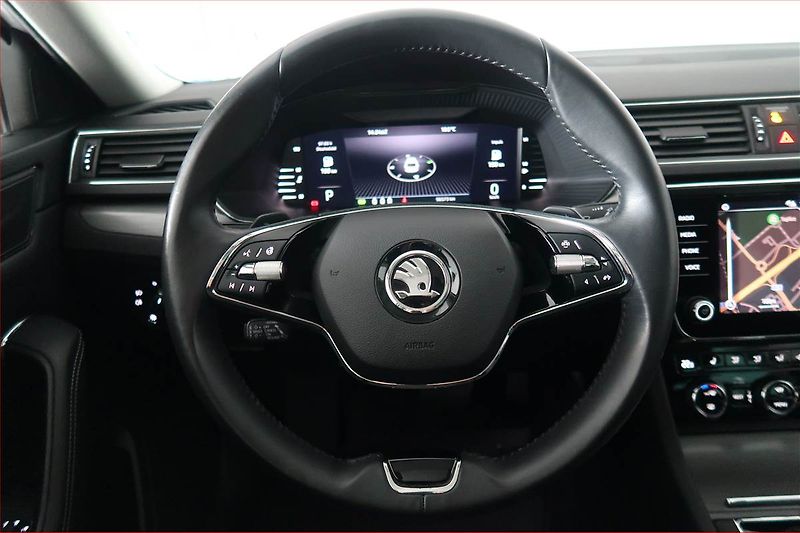 Škoda Superb (2023) 2.0 TDI - fotka 16 z 20